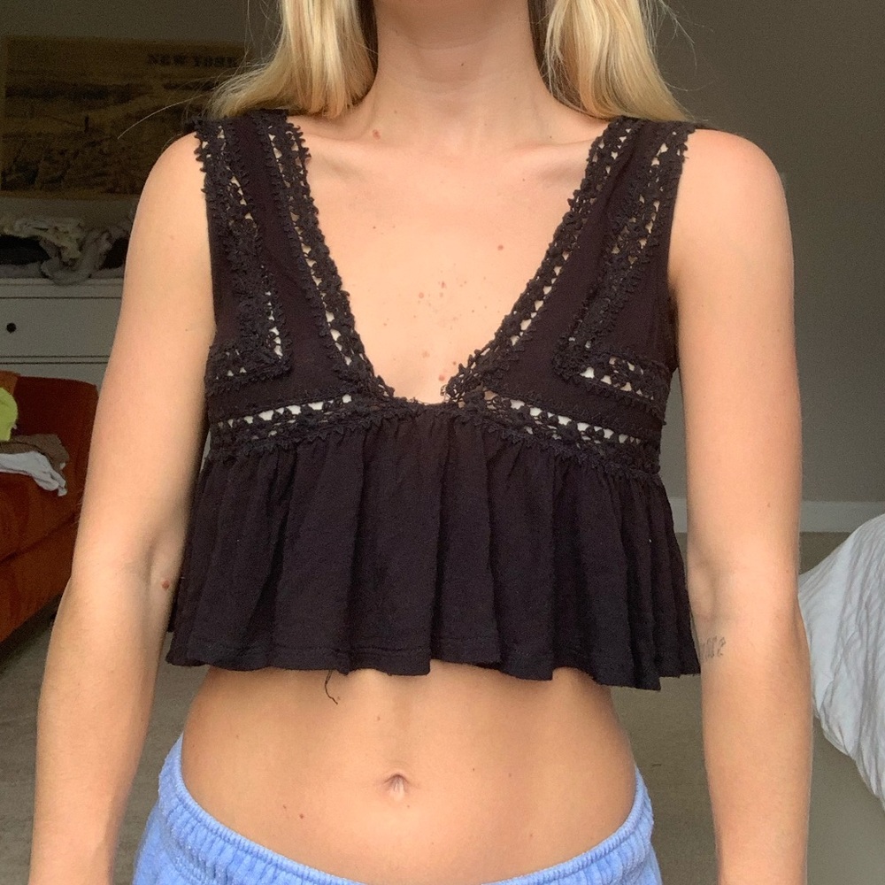 Urban Outfitters black crop top XS